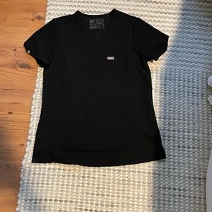 Women’s small Catarina scrub top black